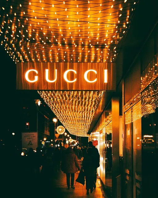 Gucci sign